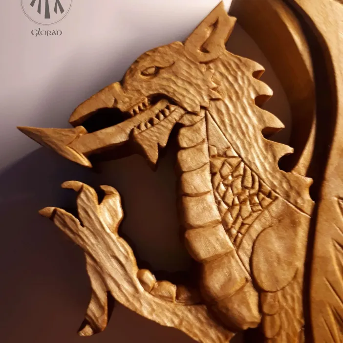 The Welsh dragon, carved from cherry, by Cân Cŷn y Gloran